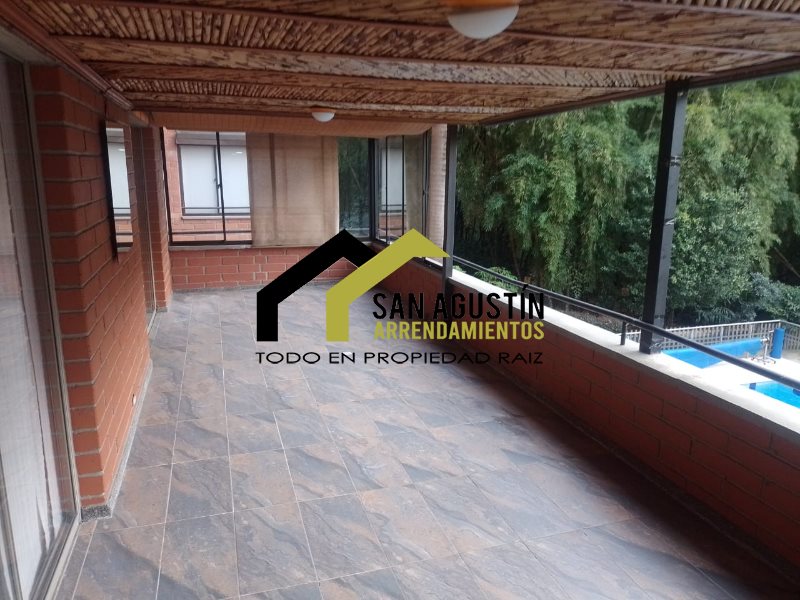 Apartamento en Ambos en El Poblado
